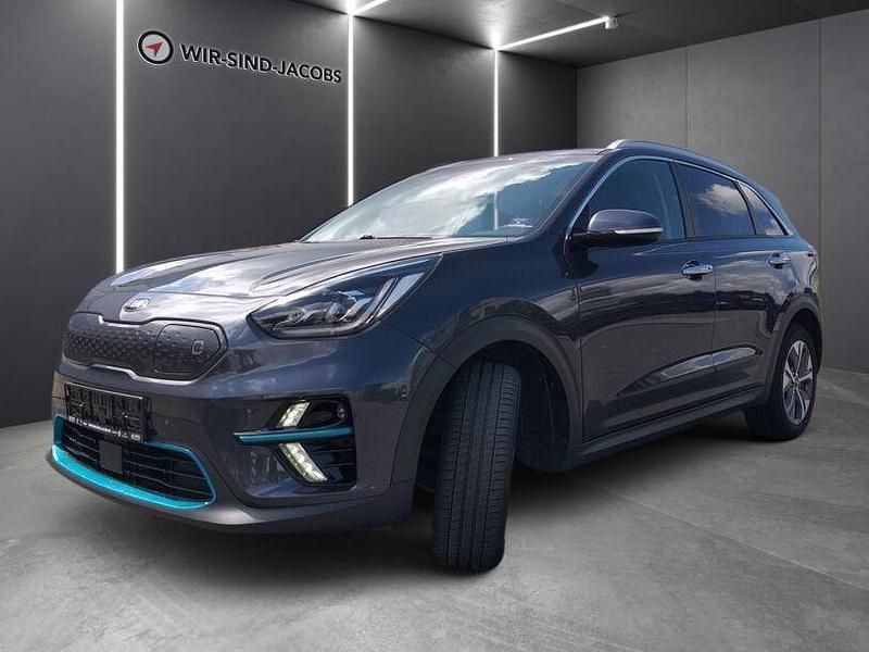 Grau Gebraucht 2020 Kia e-Niro Spirit SUV | 17.490 € (Guter Preis) - Bild 1/4