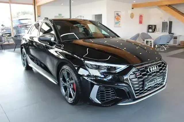 Gebraucht Audi S3 Ambiente 310 PS (228 kW) 2023 Schwarz Limousine
