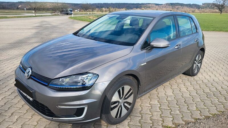 Grau Gebraucht 2015 VW e-Golf Kleinwagen | 8.500 € (Guter Preis) - Bild 1/4