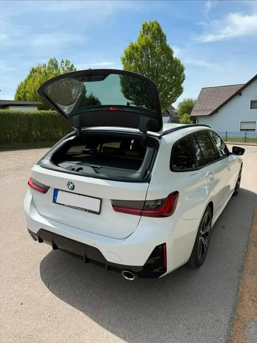 Gebraucht BMW 320 M Sport 190 PS (139 kW) 2024 Weiß Kombi