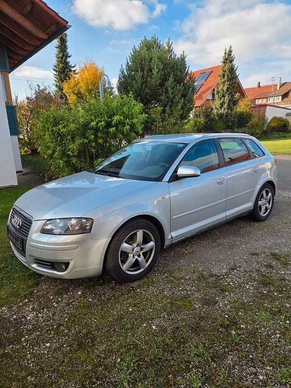 Silber Gebraucht 2008 Audi A3 Sportback Ambiente Kleinwagen | 2.300 € (Guter Preis) - Bild 1/4