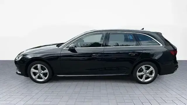 Gebraucht Audi A4 Comfort 190 PS (139 kW) 2019 Mythosschwarzmet Kombi