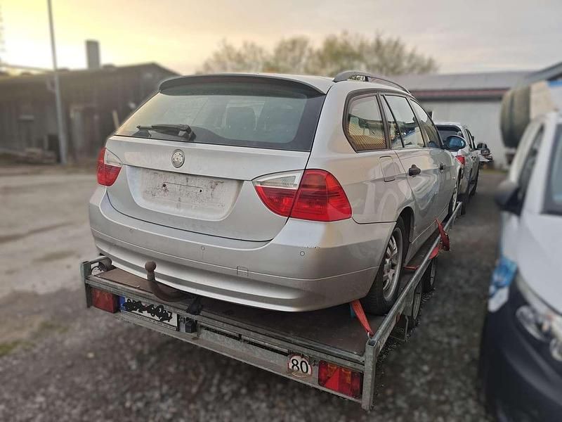 Second-hand BMW 320 163 CP (119 kW) 2006 Gri Break