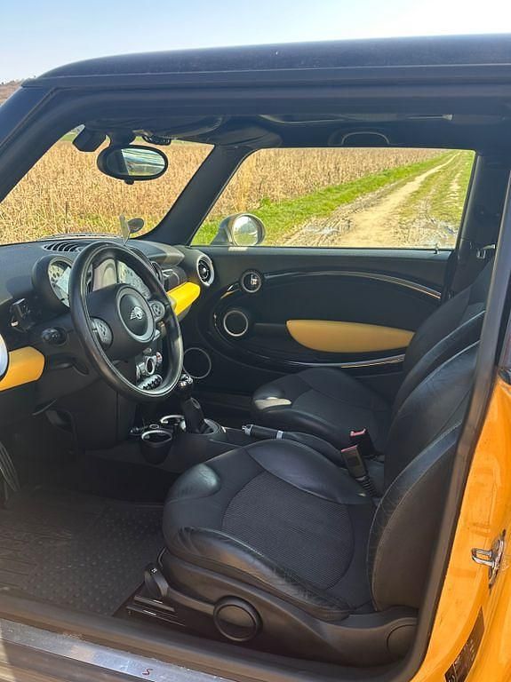 Usata Mini Cooper S 174 CV (127 kW) 2007 Giallo Utilitaria