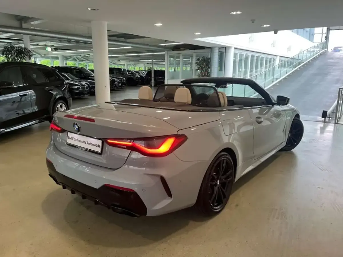 Gebraucht BMW 440 Cabriolet M Sport 340 PS (250 kW) 2023 Brooklyn grau Cabrio