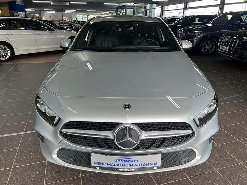 Gebraucht Mercedes A180 Progressive 116 PS (85 kW) 2020 Silber Limousine