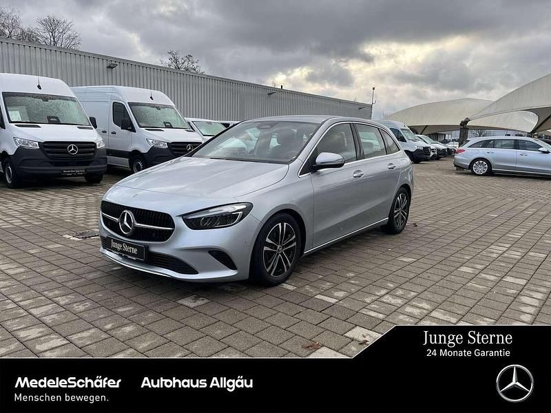 Lack hightechsilber Gebraucht 2024 Mercedes B220 Van / Kleinbus | 33.970 € (Fairer Preis) - Bild 1/4