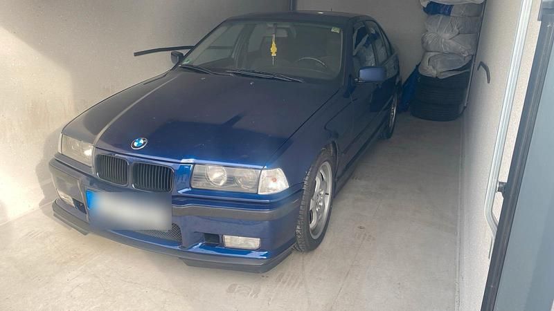 Gebraucht BMW 325 192 PS (141 kW) 1990 Blau Limousine