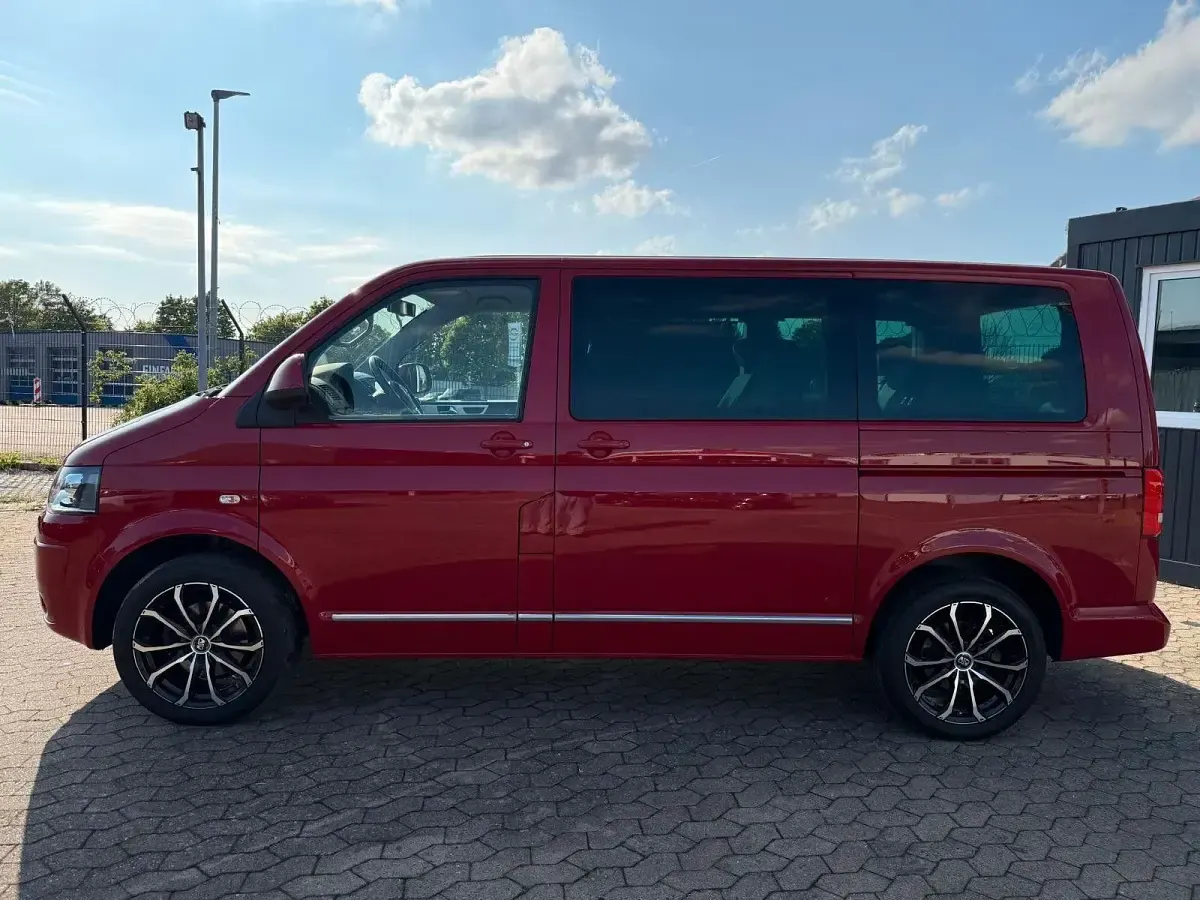 Gebraucht VW Multivan Comfortline 140 PS (102 kW) 2015 Rot Van / Kleinbus