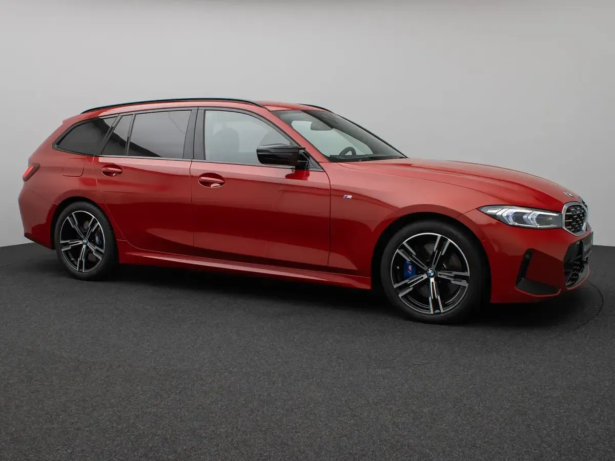 Gebraucht BMW M340 M Sport 374 PS (275 kW) 2023 Melbourne red metallica75schwarz Limousine