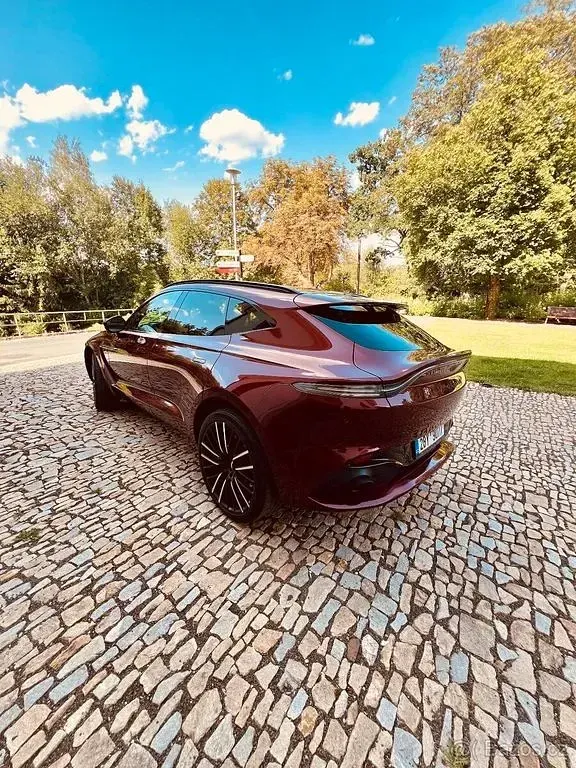 Gebraucht Aston Martin DBX 551 PS (405 kW) 2021 Rot SUV