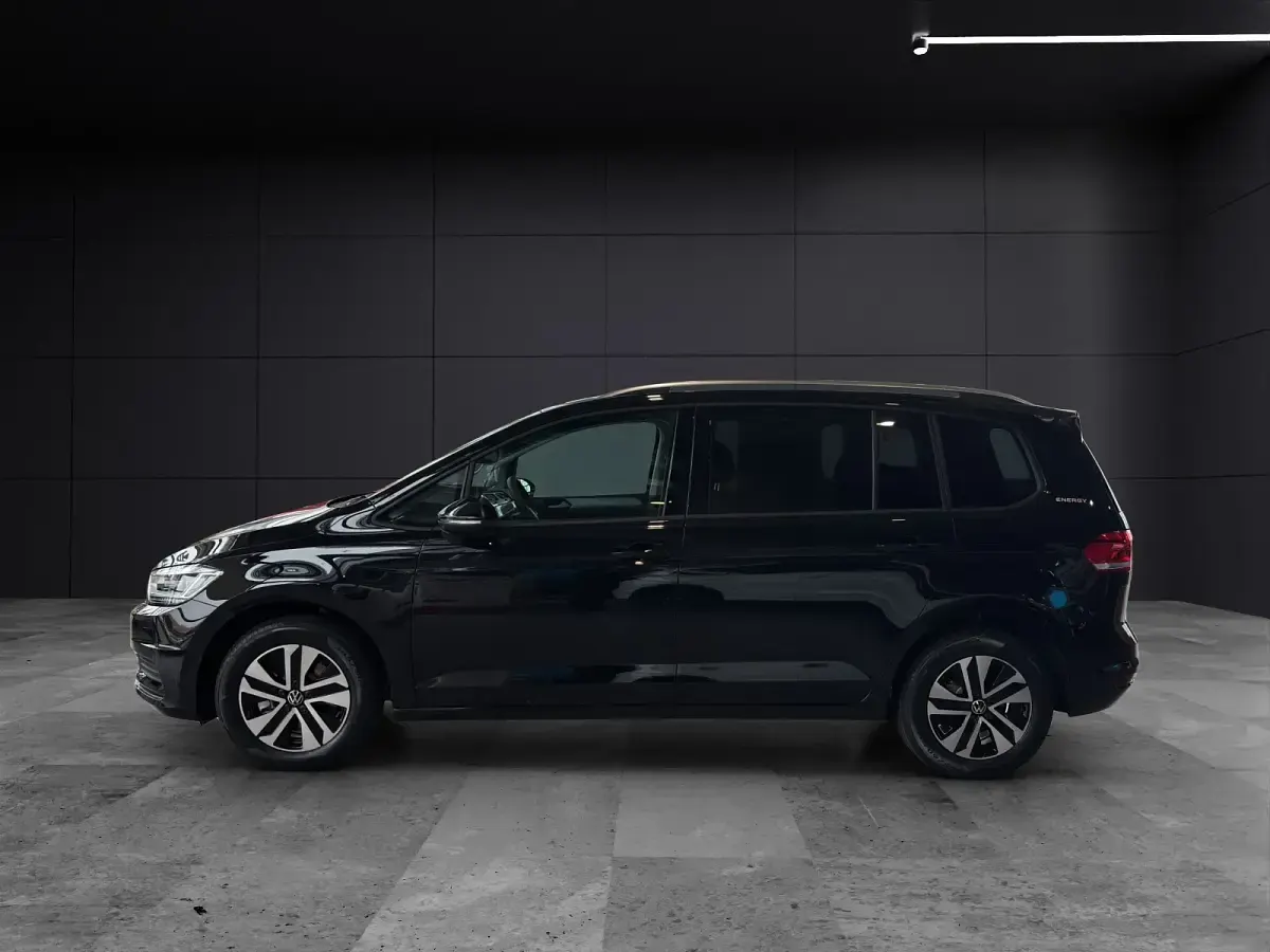 Neu VW Touran 150 PS (110 kW) 2026 Grenadillschwarz metallic Van / Kleinbus