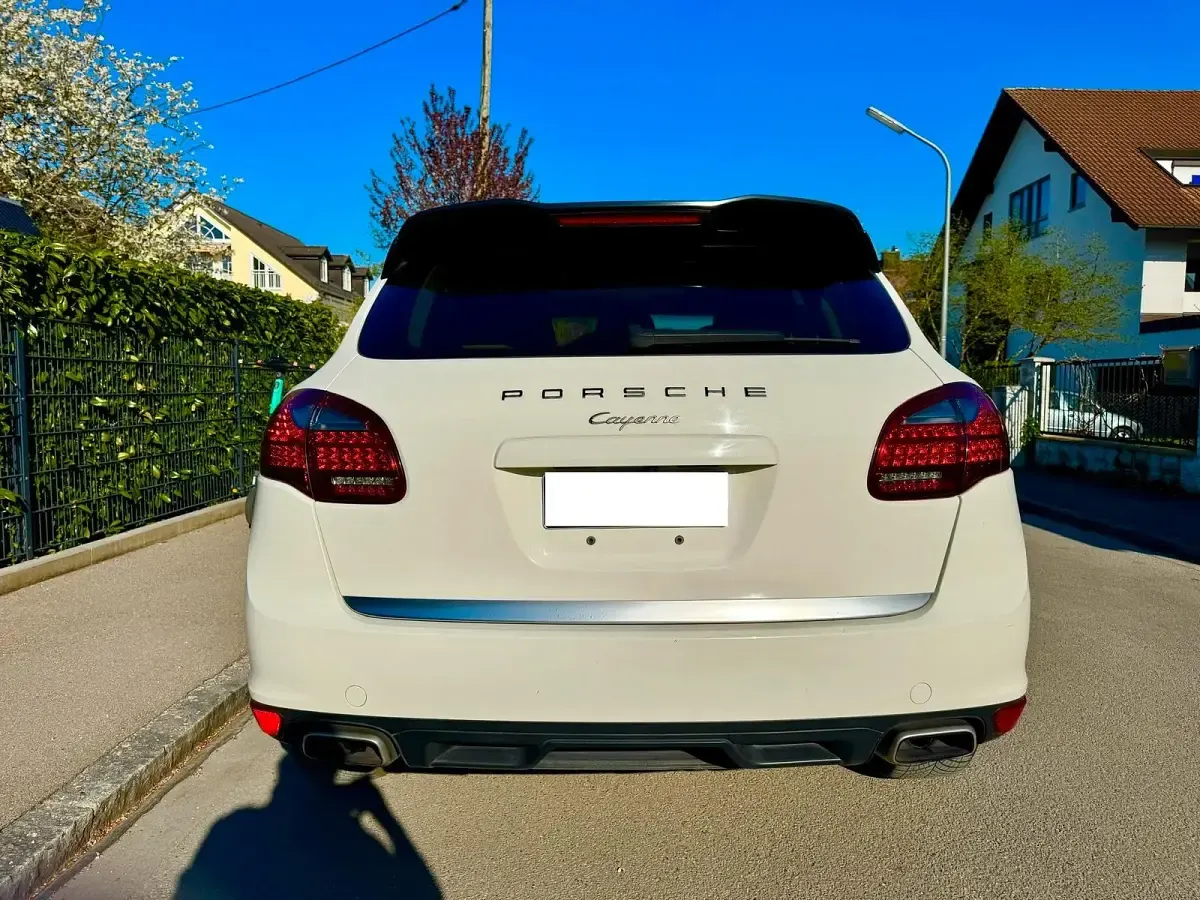 Używany Porsche Cayenne 300 KM (220 kW) 2012 Biały SUV