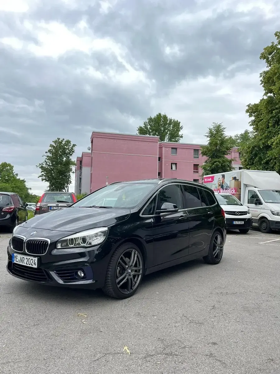 Gebraucht BMW 216 116 PS (85 kW) 2016 Schwarz Kombi