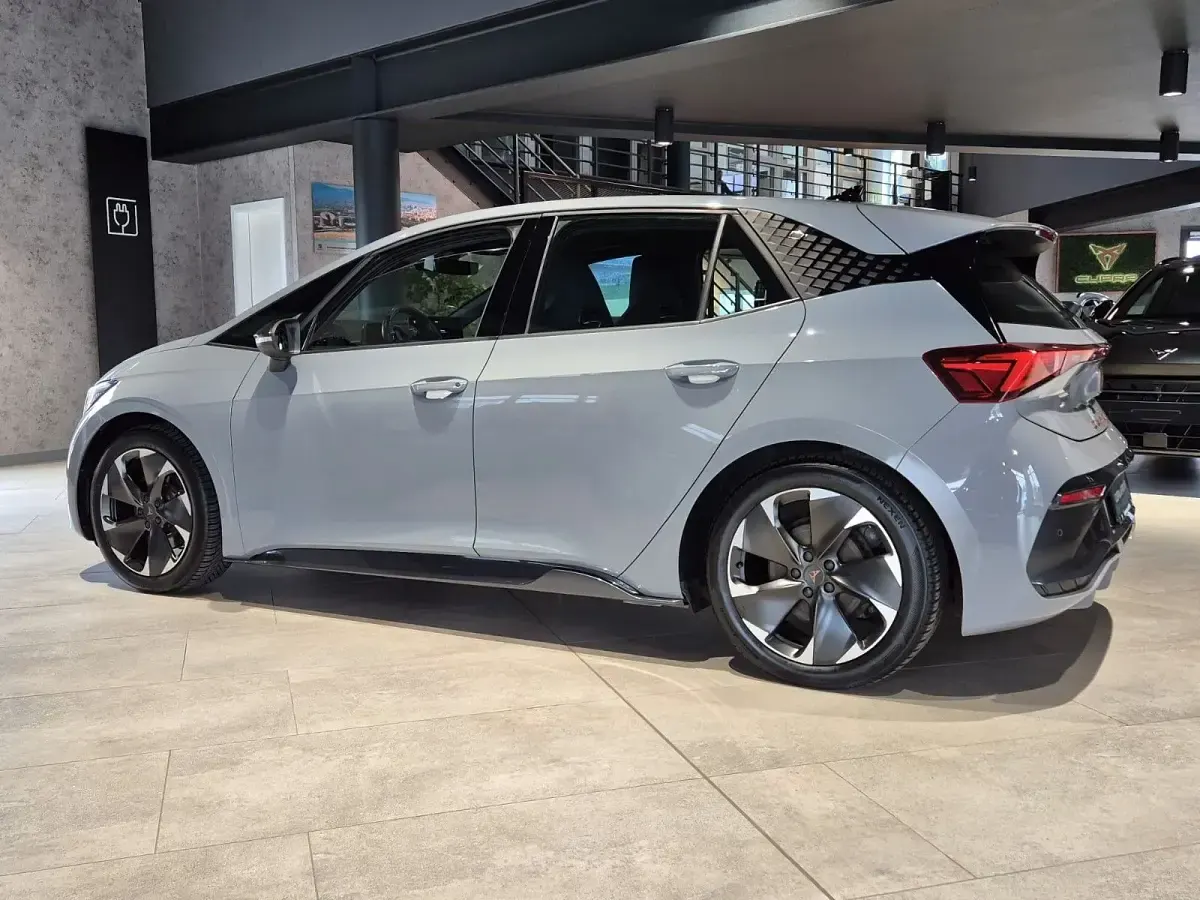 Gebraucht Cupra Born 150 kW (204 PS) 2023 Grau Kleinwagen