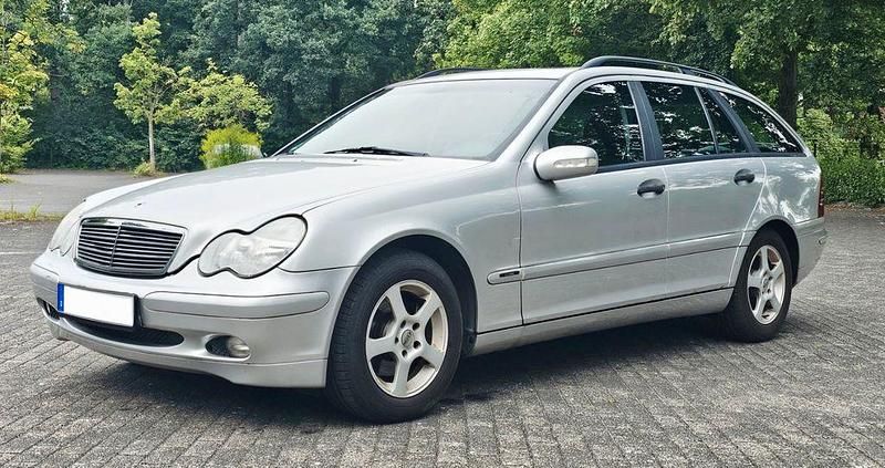 Silber Gebraucht 2002 Mercedes C220 Classic Limousine | 2.000 € (Guter Preis) - Bild 1/4