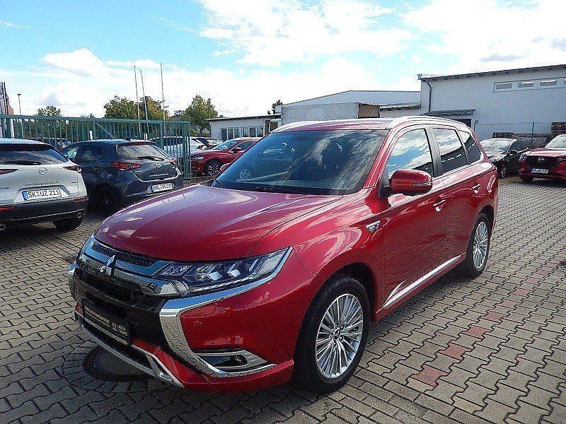 Dynamik rot (d) Gebraucht 2020 Mitsubishi Outlander Plus SUV | 21.990 € (Fairer Preis) - Bild 1/4