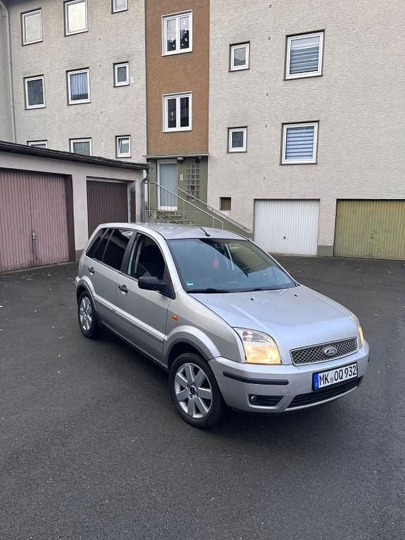 Silber Gebraucht 2004 Ford Fusion Limousine | 1.900 € (Guter Preis) - Bild 1/4