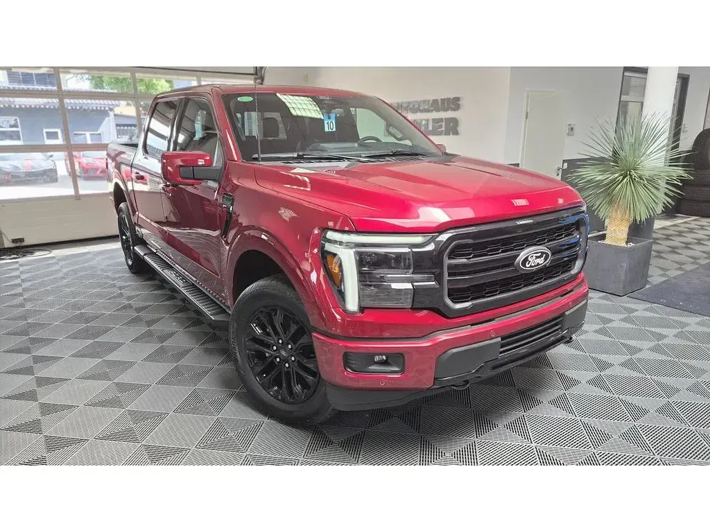 Neu Ford V8 Lariat 400 PS (294 kW) 2026 Rot SUV