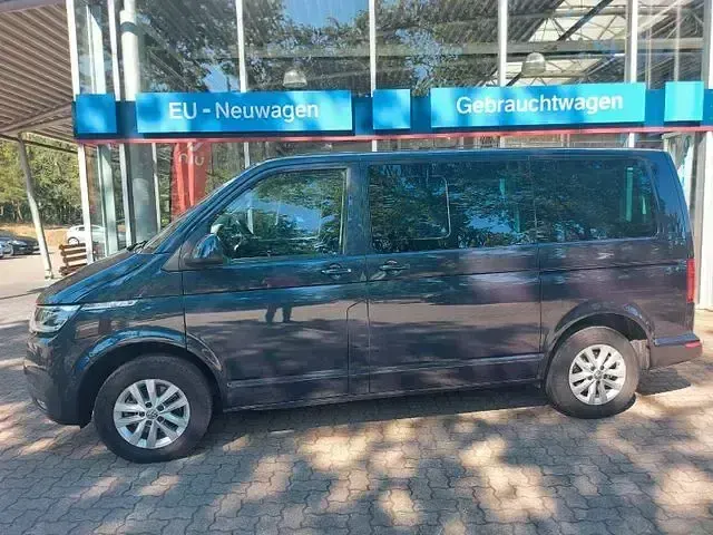 Używany VW Caravelle 150 KM (110 kW) 2021 Niebieski Van