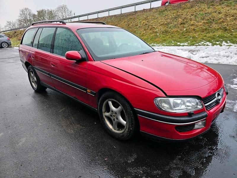 Gebraucht Opel Omega 211 PS (155 kW) 1999 Rot Kombi