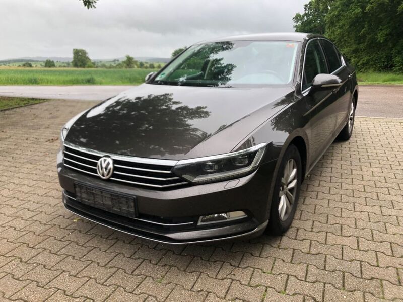 Schwarz Gebraucht 2018 VW Passat Comfortline Limousine | 13.300 € (Guter Preis) - Bild 1/4