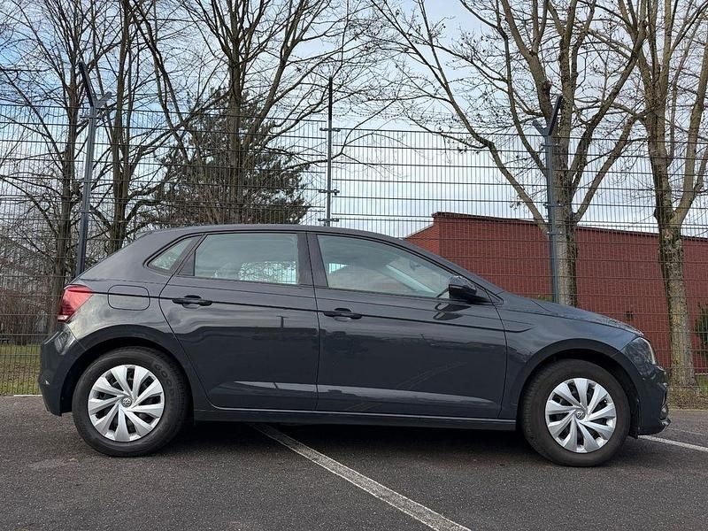 Gebraucht VW Polo Comfortline 75 PS (55 kW) 2018 Grau Limousine