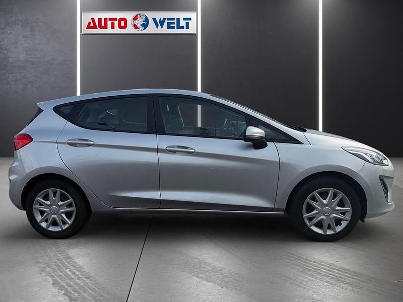 Gebraucht Ford Fiesta Cool & Connect 71 PS (52 kW) 2017 Silber Kleinwagen