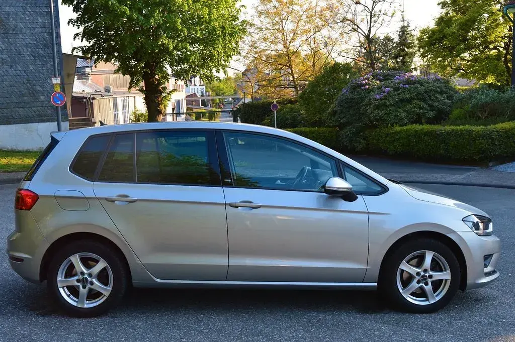 Gebraucht VW Golf Sportsvan Sound 150 PS (110 kW) 2017 Silber Van / Kleinbus