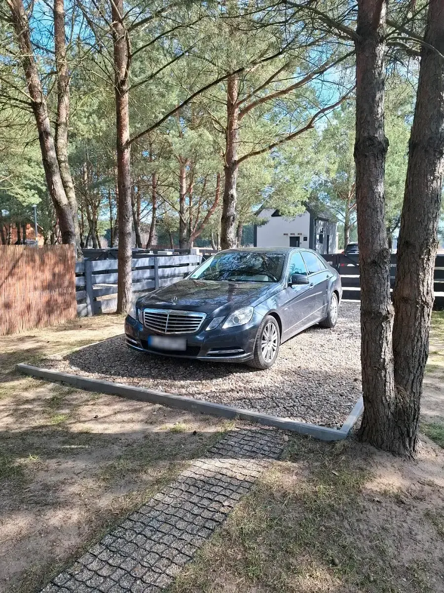 Gebraucht Mercedes E220 170 PS (125 kW) 2012 Braun Limousine