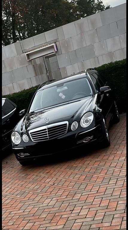 Schwarz Gebraucht 2007 Mercedes 200 Limousine | 4.900 € (Superpreis) - Bild 1/4