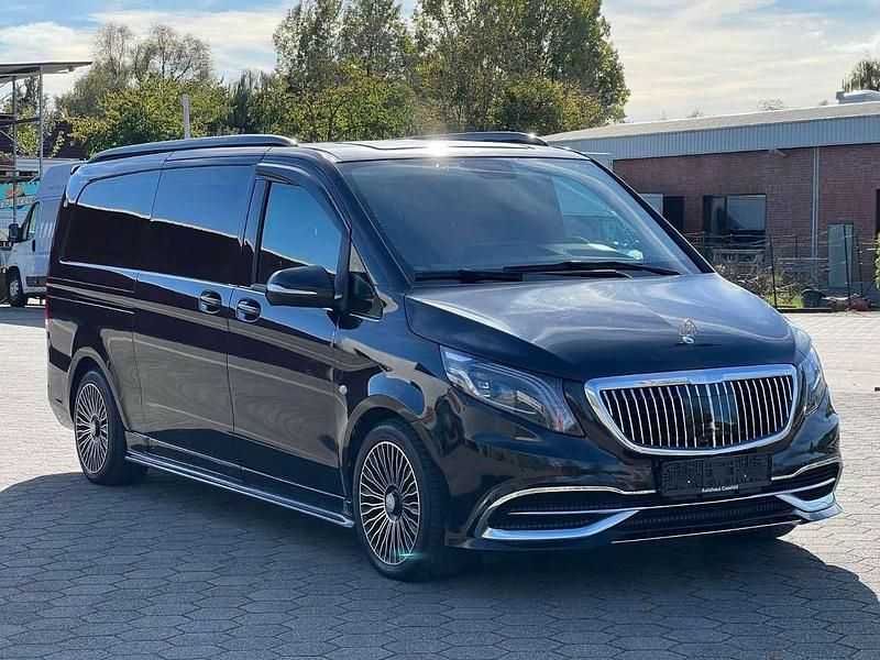 Arktikweiss Gebraucht 2017 Mercedes Vito Van / Kleinbus | 39.990 € - Bild 1/4