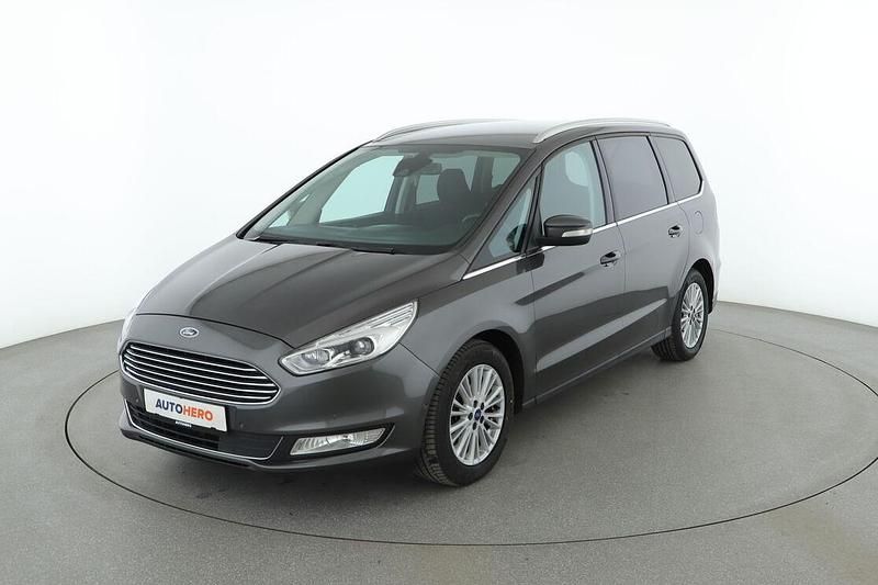 Grau Gebraucht 2018 Ford Galaxy Titanium Van / Kleinbus | 19.870 € (Fairer Preis) - Bild 1/3