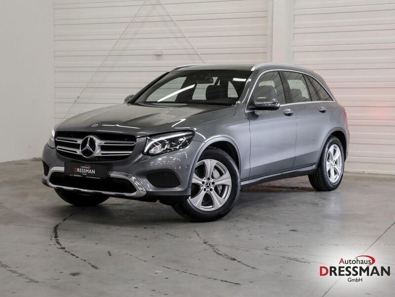 Selenitgrau metalliclack Gebraucht 2017 Mercedes GLC300 Exclusive SUV | 27.970 € (Superpreis) - Bild 1/4