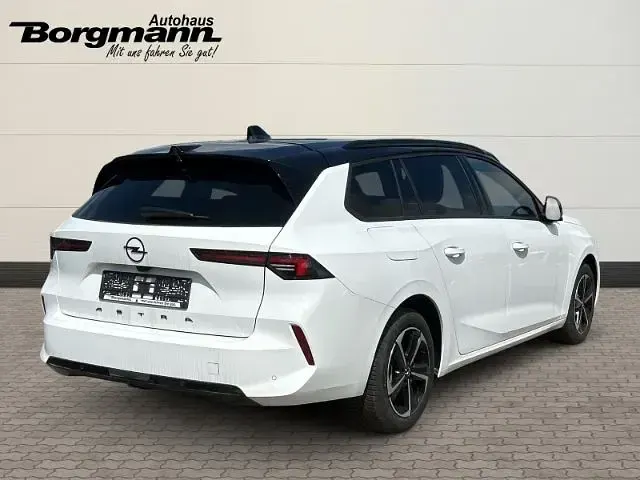 Neu Opel Astra 131 PS (96 kW) 2025 Weiss Kombi