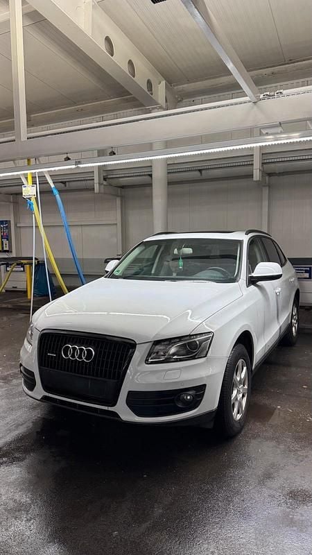 Second-hand Audi Q5 170 CP (125 kW) 2011 Alb SUV