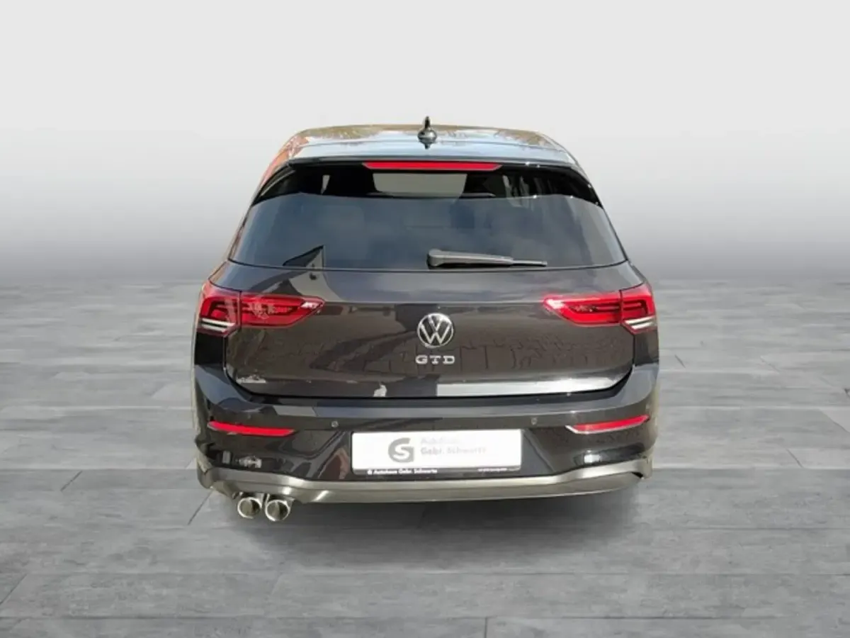Second-hand VW Golf VIII GTD 200 CP (147 kW) 2021 Negru Berlinǎ