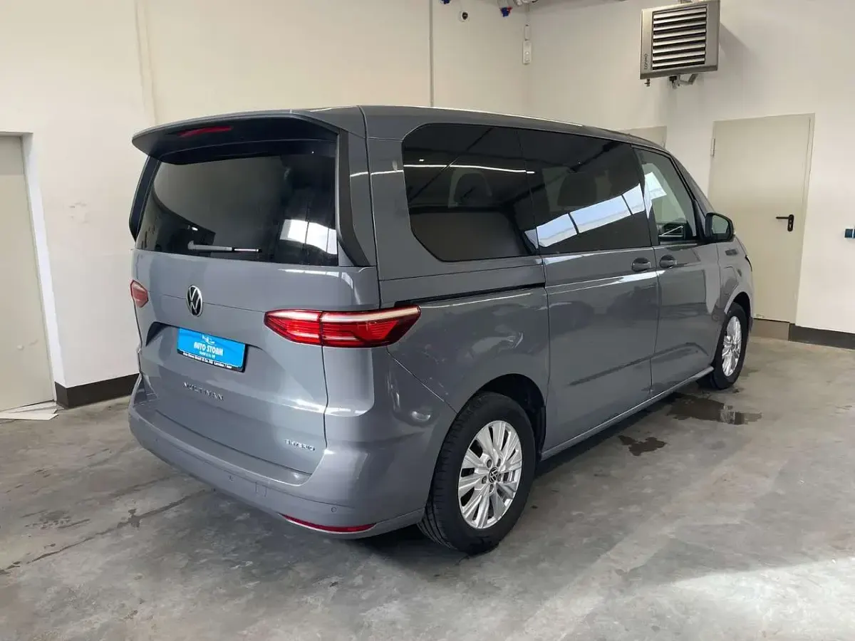 Gebraucht VW Multivan Life 218 PS (160 kW) 2022 Pure grey Van / Kleinbus