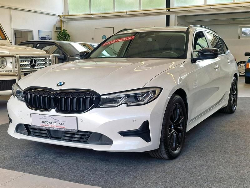 Weiß Gebraucht 2020 BMW 318 Sport Line Kombi | 22.550 € (Fairer Preis) - Bild 1/4