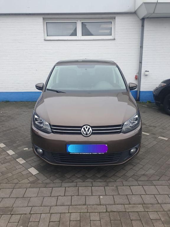 Braun Gebraucht 2015 VW Touran Van / Kleinbus | 12.000 € (Superpreis) - Bild 1/4