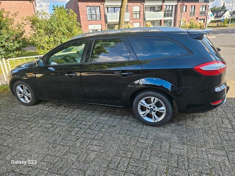 Schwarz Gebraucht 2009 Ford Mondeo Kombi | 3.000 € (Etwas zu teuer) - Bild 1/4