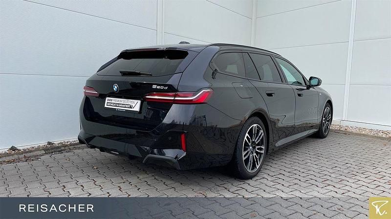 Gebraucht BMW 520 Comfort Edition 197 PS (144 kW) 2025 Saphirschwarz metallic Kombi