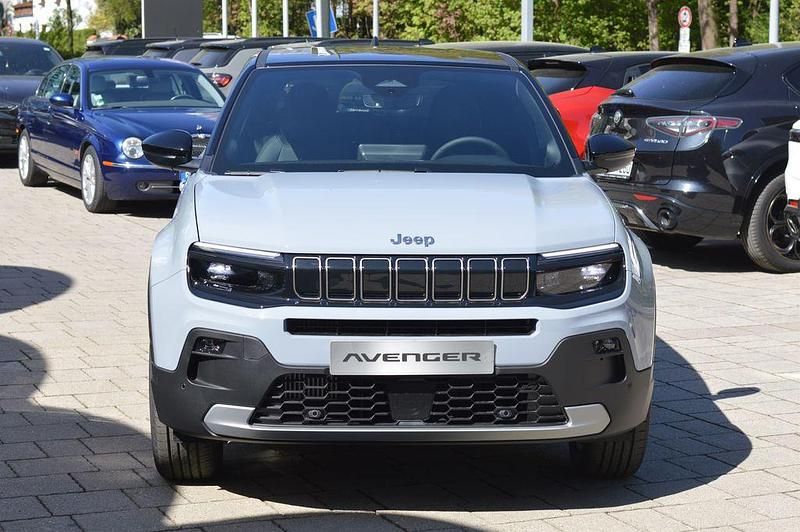 Neu Jeep Avenger Summit 110 PS (80 kW) 2026 Grau SUV