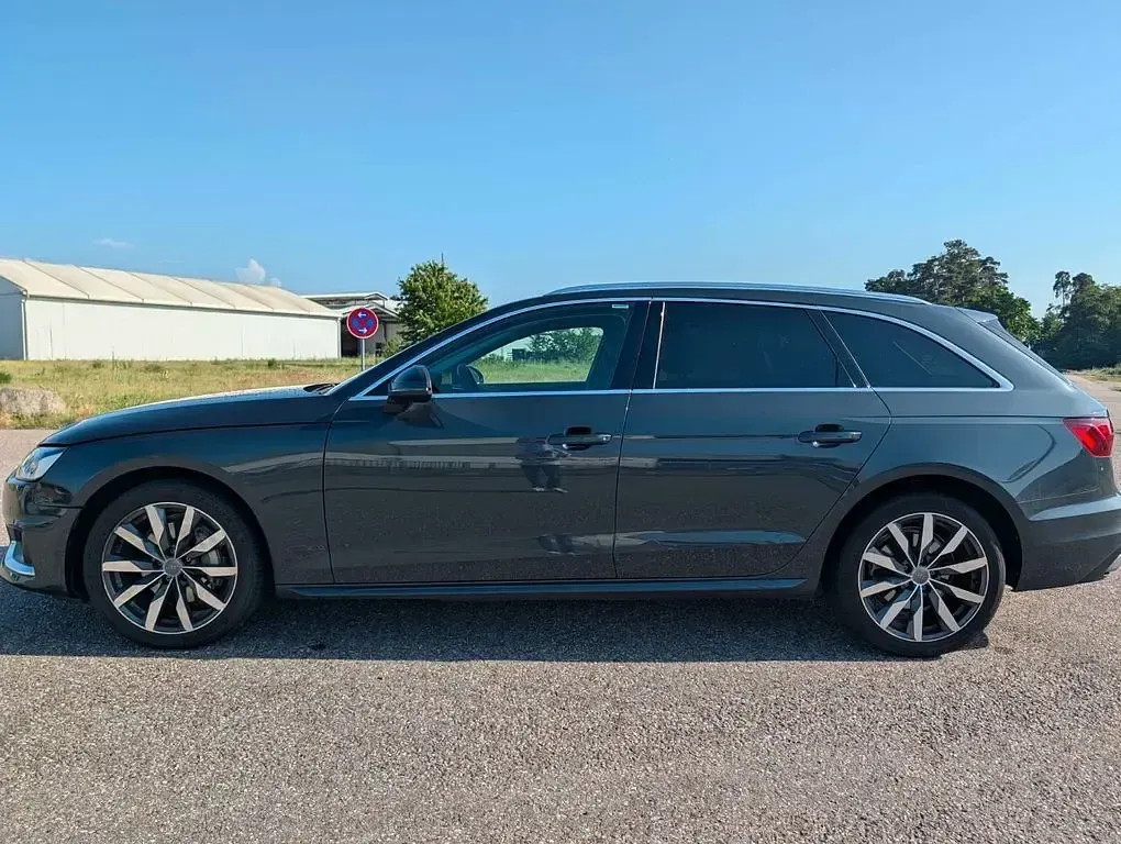 Gebraucht Audi A4 Advanced 204 PS (150 kW) 2020 Grau Kombi