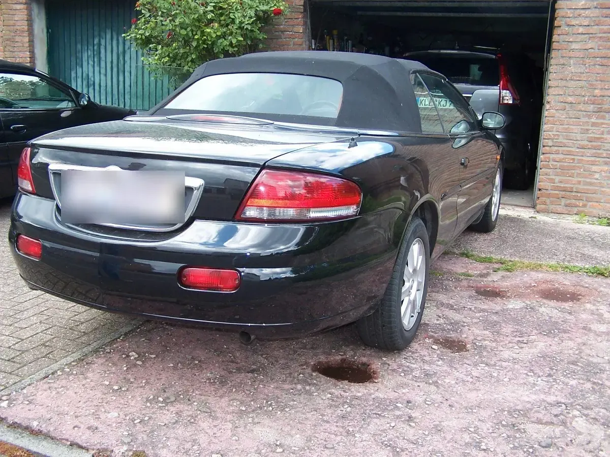 Second-hand Chrysler Sebring Cabriolet 141 CP (103 kW) 2003 Negru Cabrio
