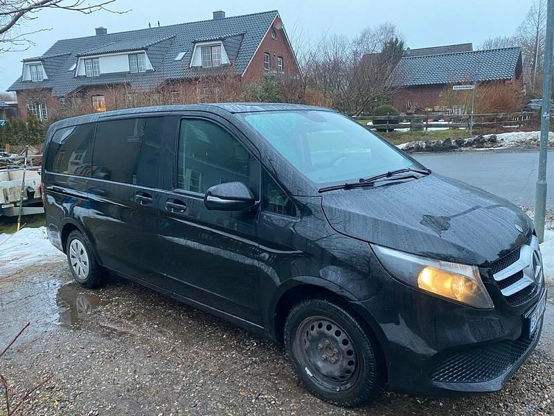 Gebraucht Mercedes V220 163 PS (119 kW) 2019 Schwarz Van / Kleinbus