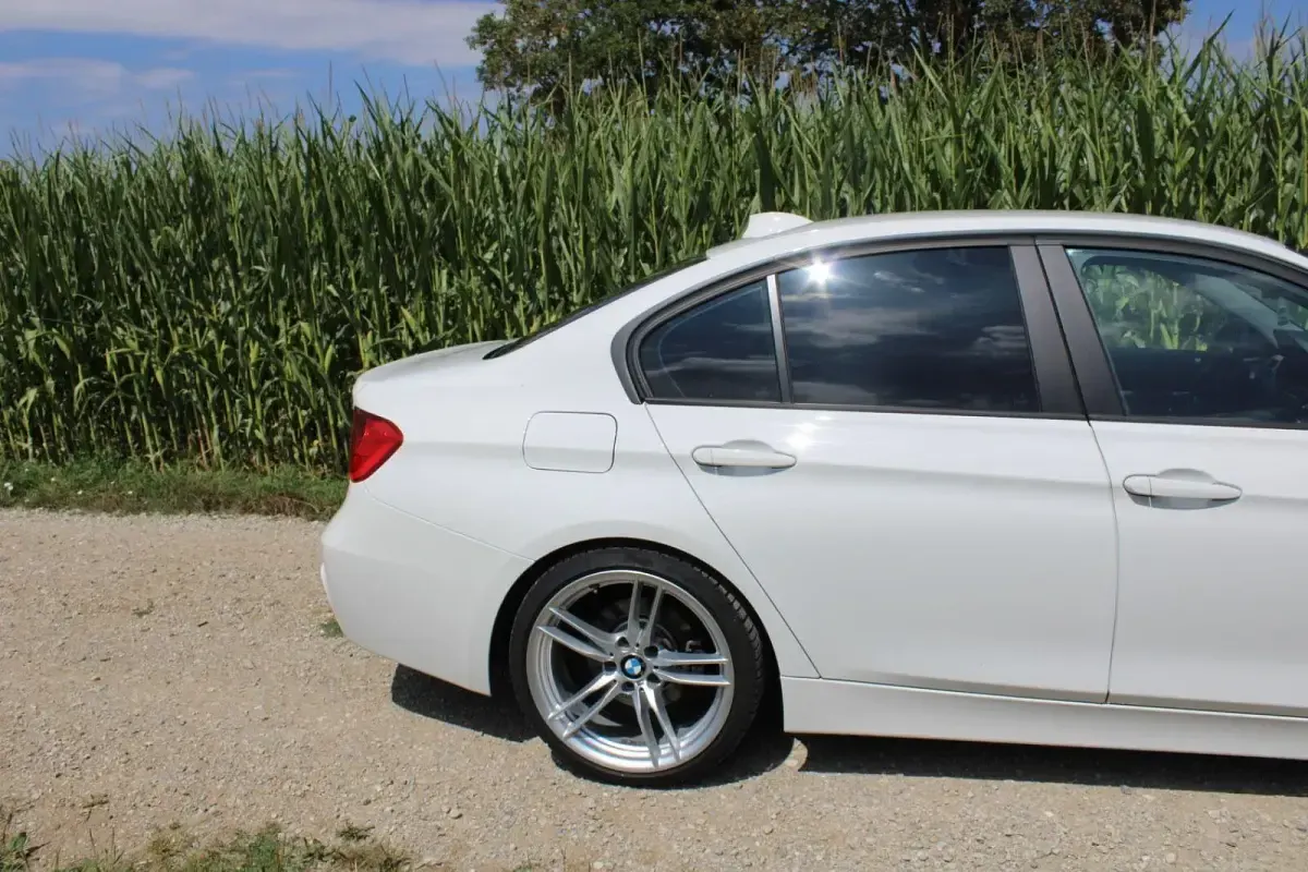 Gebraucht BMW 316 M Sport 136 PS (100 kW) 2014 Weiß Limousine