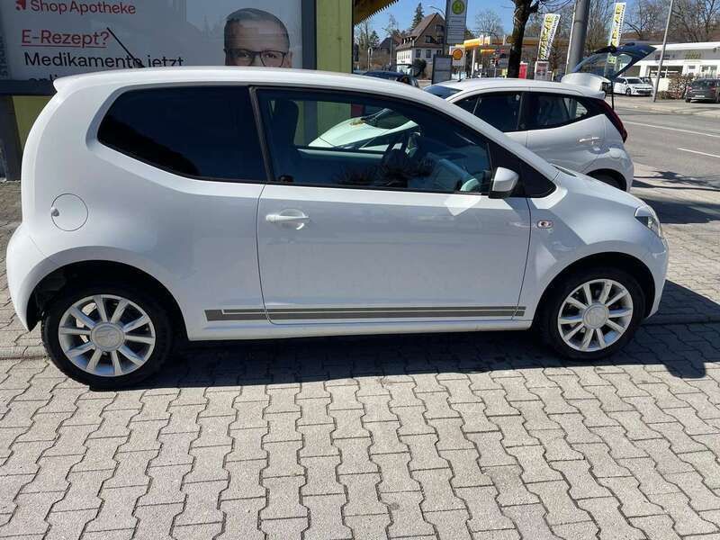 Weiß Gebraucht 2016 VW up! move up! Kleinwagen | 6.900 € (Fairer Preis) - Bild 1/4