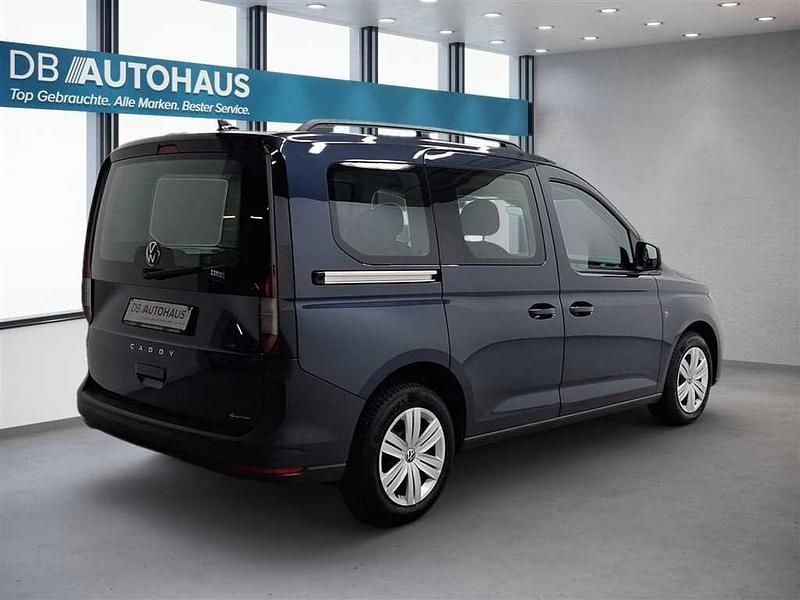 Gebraucht VW Caddy 122 PS (89 kW) 2022 Starlight blue metallic Van / Kleinbus