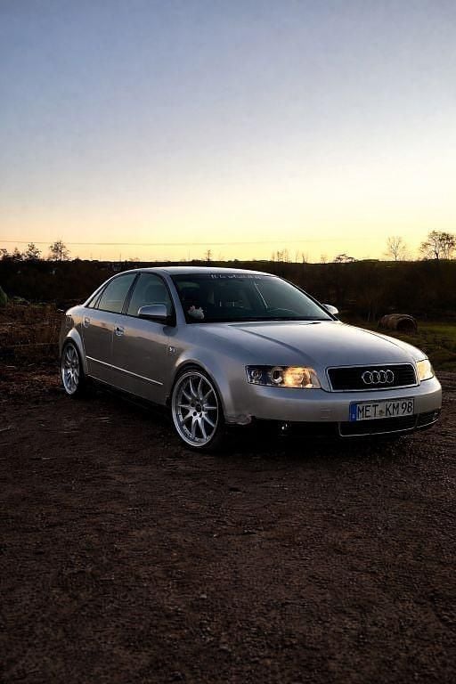 Silber Gebraucht 2003 Audi A4 Limousine | 1.800 € (Guter Preis) - Bild 1/4